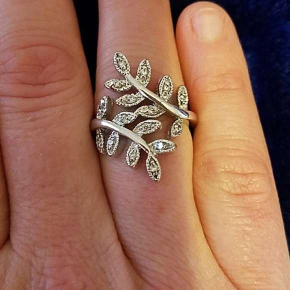 Jewelry - LAST CHANCE - Double Leaf Ring